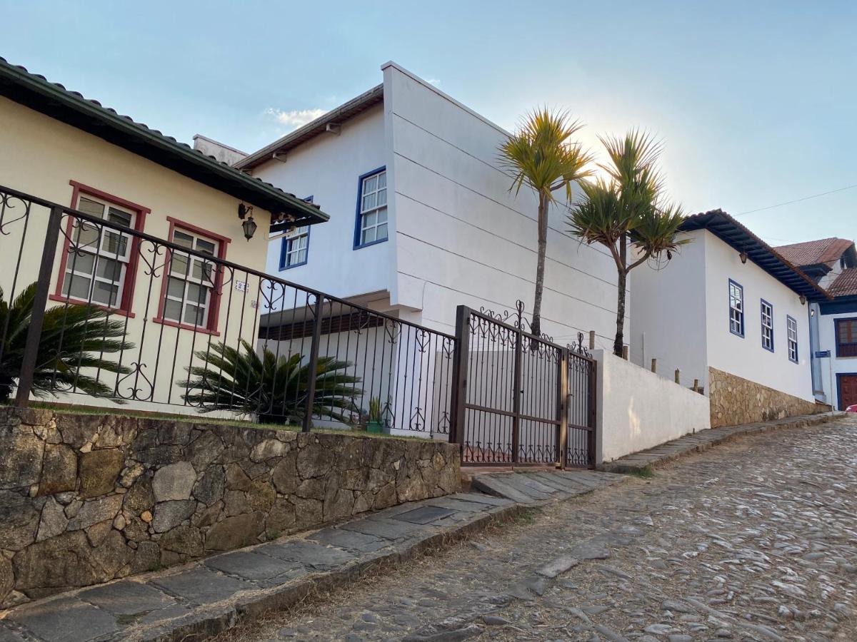 Villa Casa No Centro Historico De Catas Altas Exterior foto