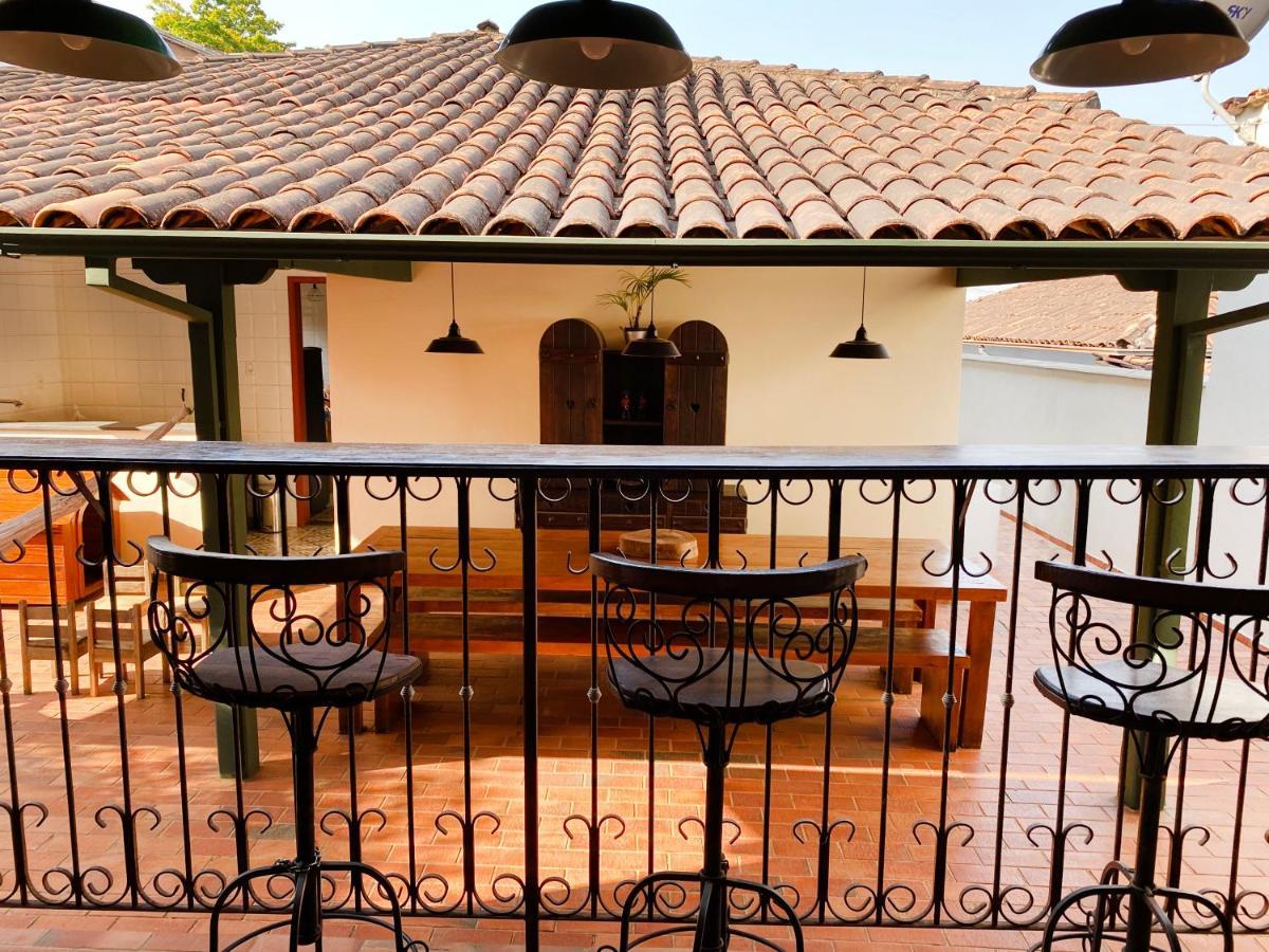 Villa Casa No Centro Historico De Catas Altas Exterior foto